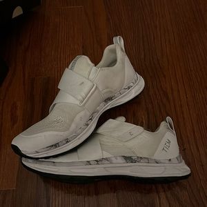Lightly used Tiem cycling shoes